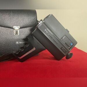 Vintage Bell & Howell Autoload 670XL Movie Camera With Carry Case Not Tested
